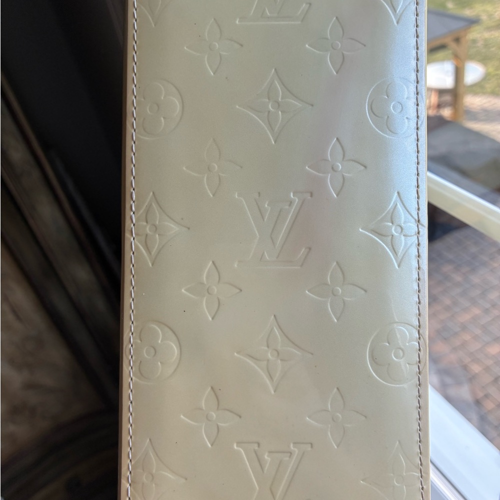 ✨ Louis Vuitton ✨ ~ Authentic ~ Vernis Reade PM Perle Top Handle/Mini Tote - Picture 8 of 16